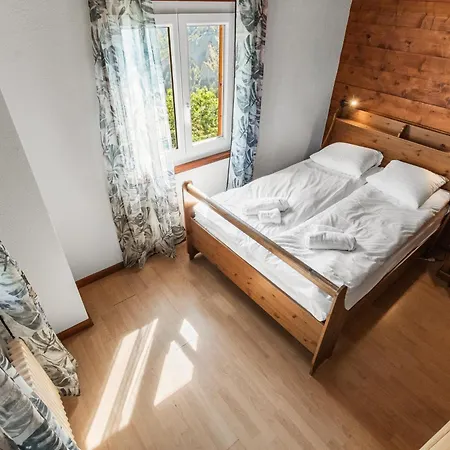 Familial A * Euseigne